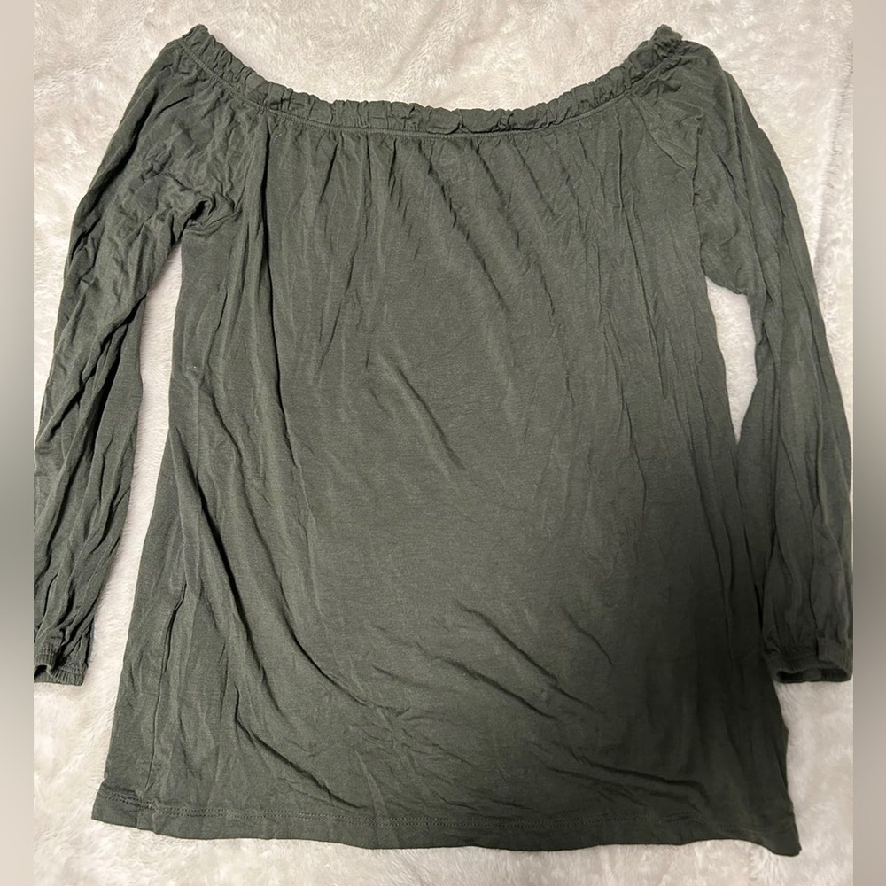 Hollister Off-the-Shoulder Long Sleeve